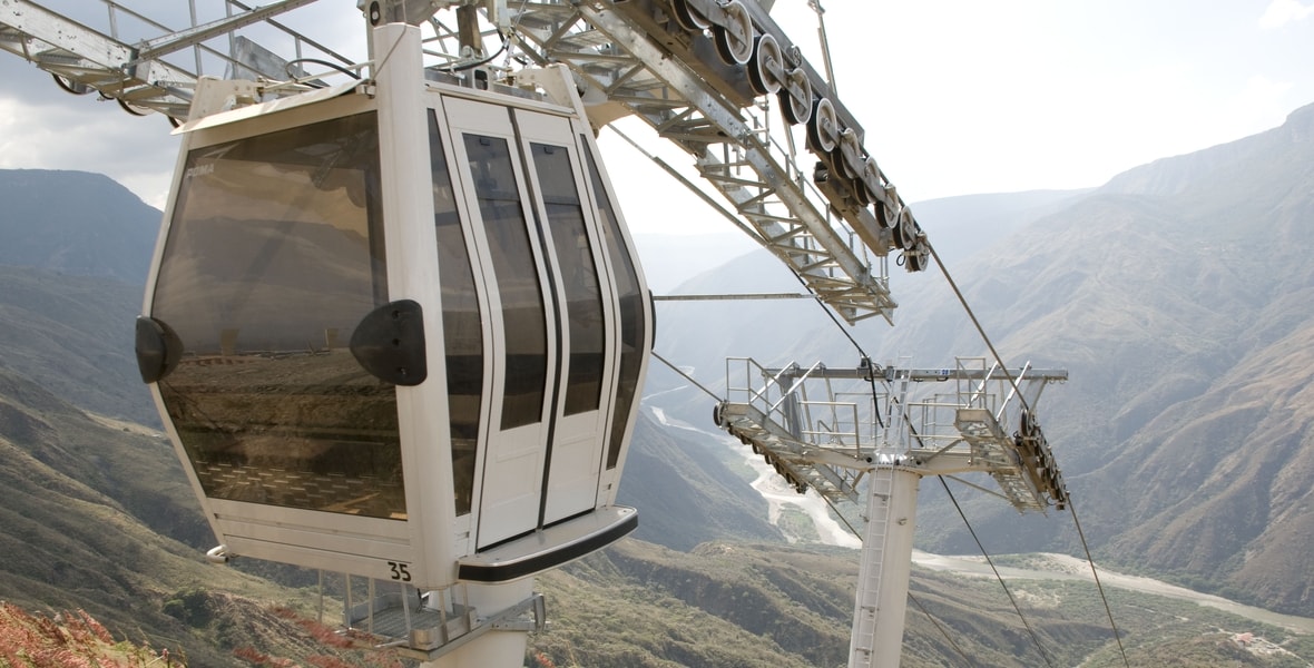 Teleférico cruzando el Cañón del Chicamocha