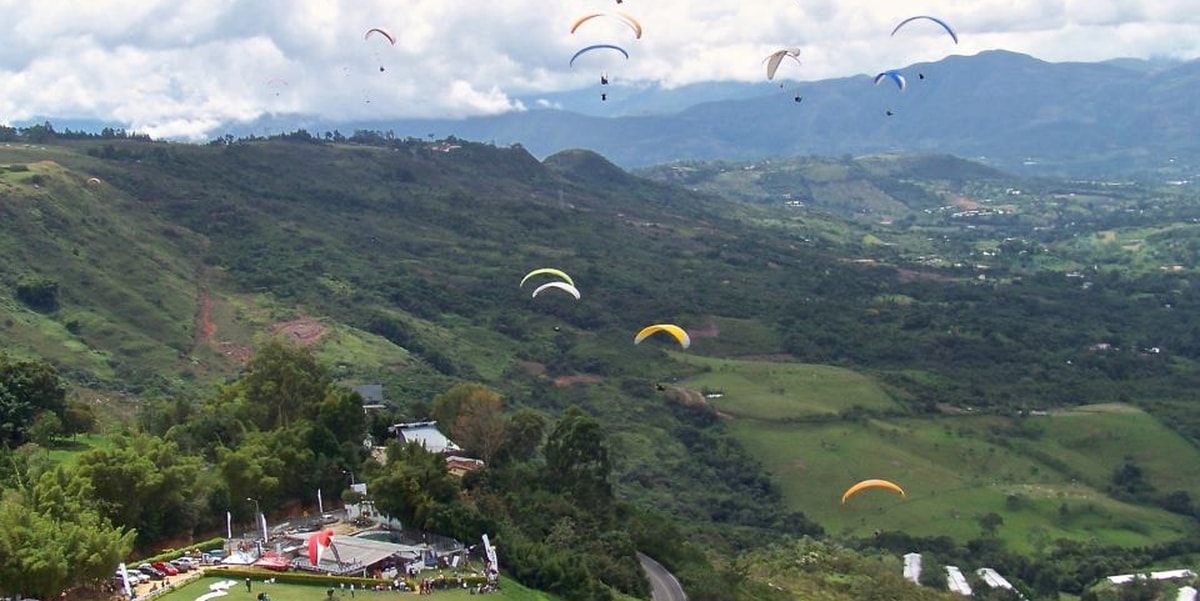 Parapente en la Mesa de Ruitoque